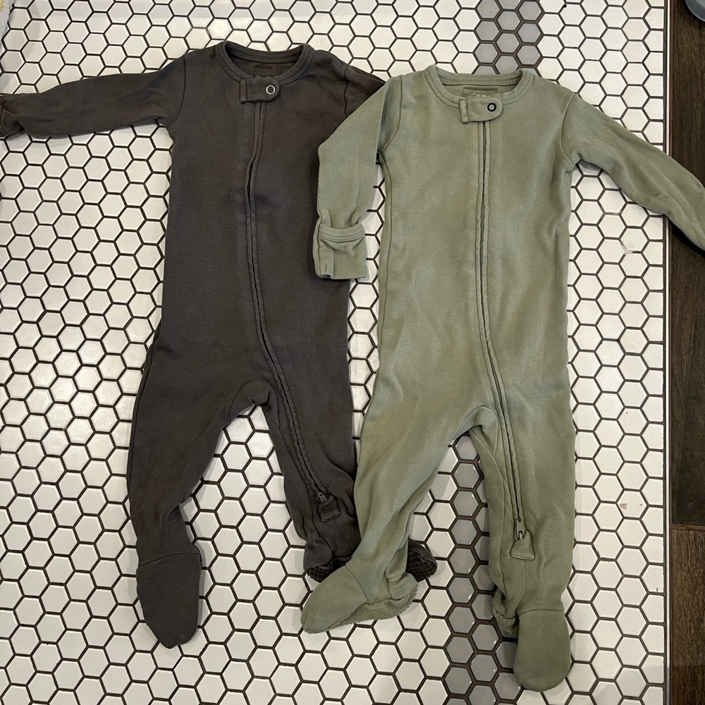 Loved Baby Footie Pajamas - bundle of 2, green & gray, size 3-6 months